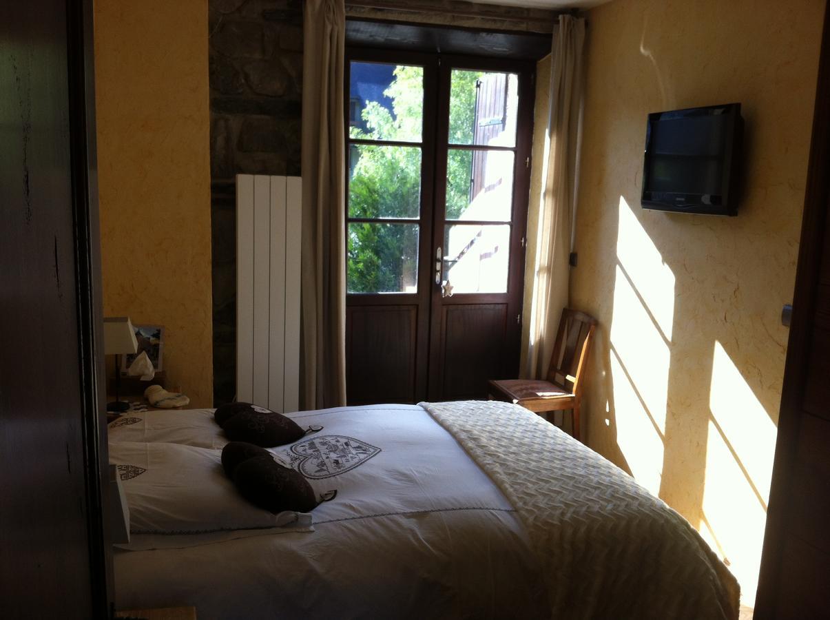 Au Chant Des Marmites Saint-Lary-Soulan Habitación foto